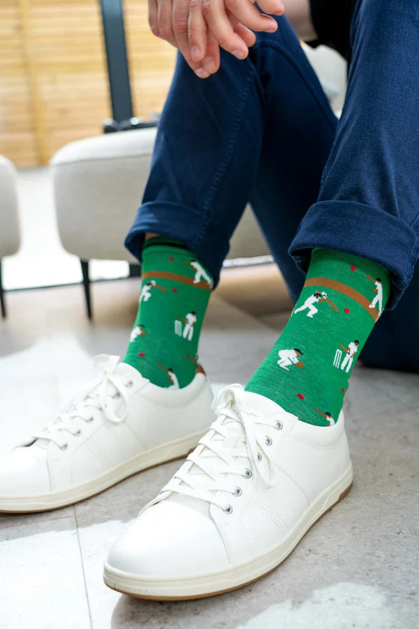 Cricket Players Bamboo Socks in Green Size 7-11